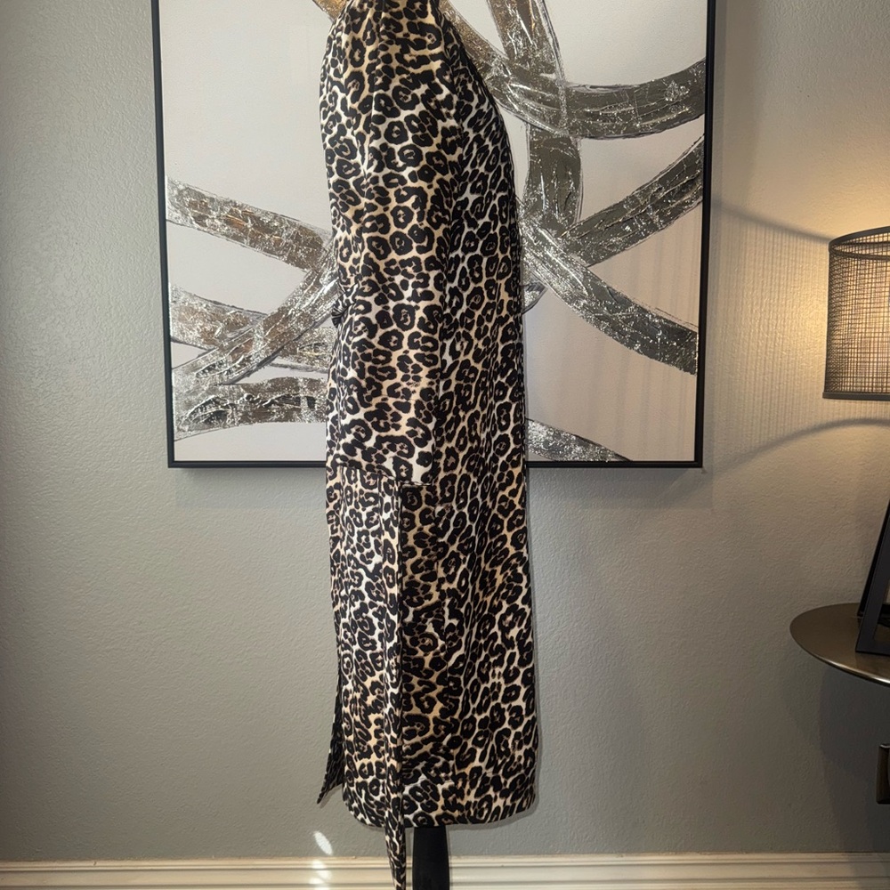 Gianni Bini Leopard-Print Satin Duster in Black Beige Cream - Picture 4 of 7